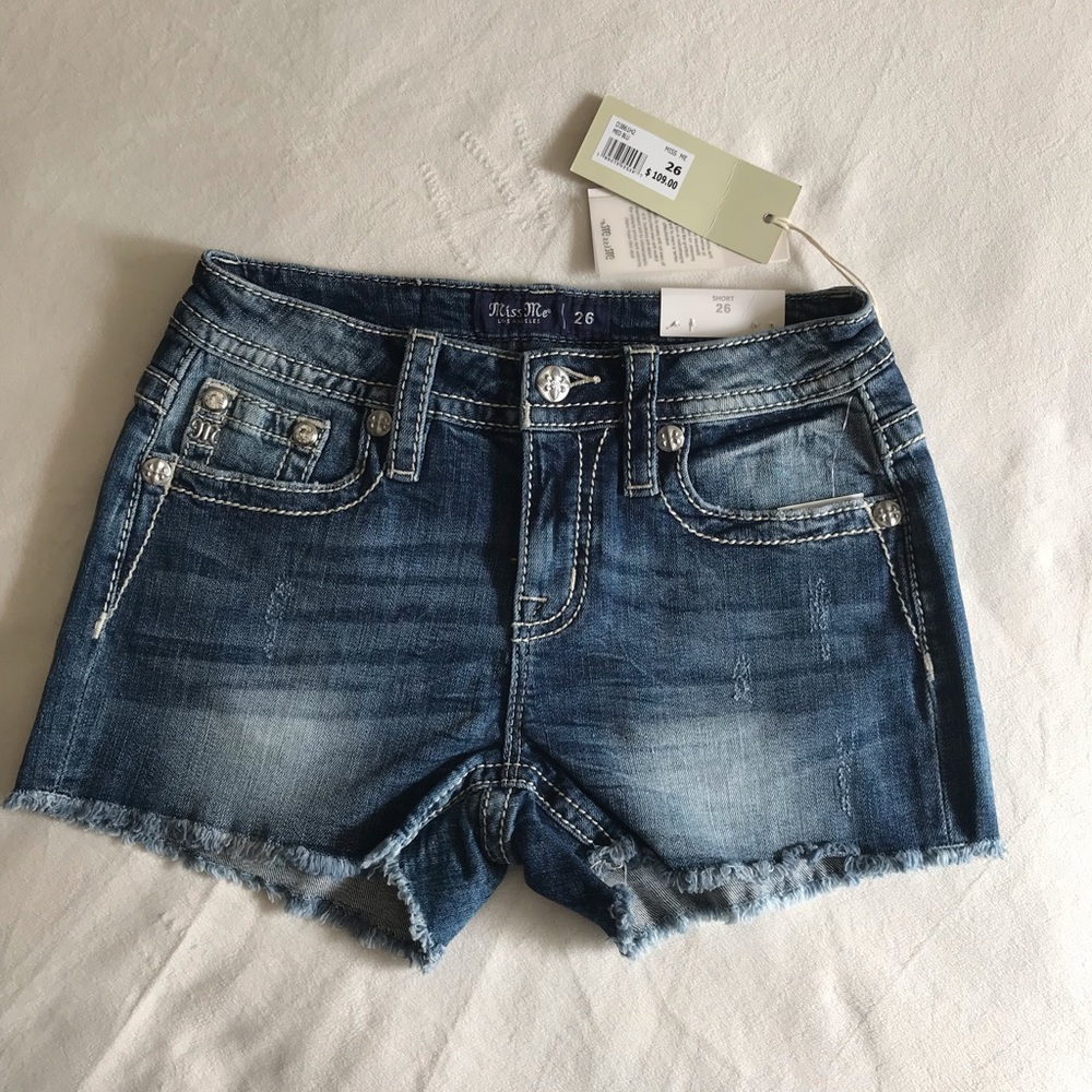 NWT ! Miss Me short size 4